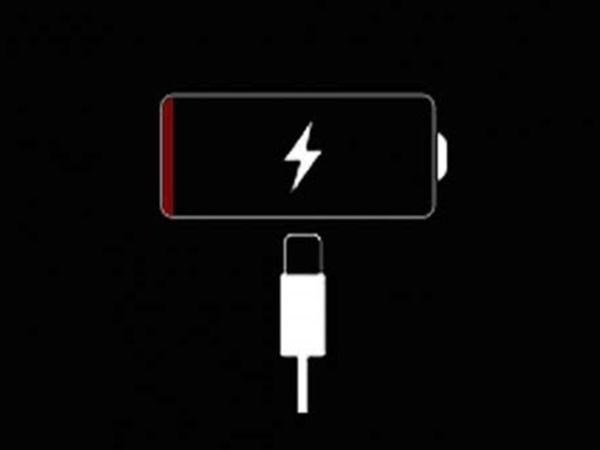 如何給手機(jī)充電？
